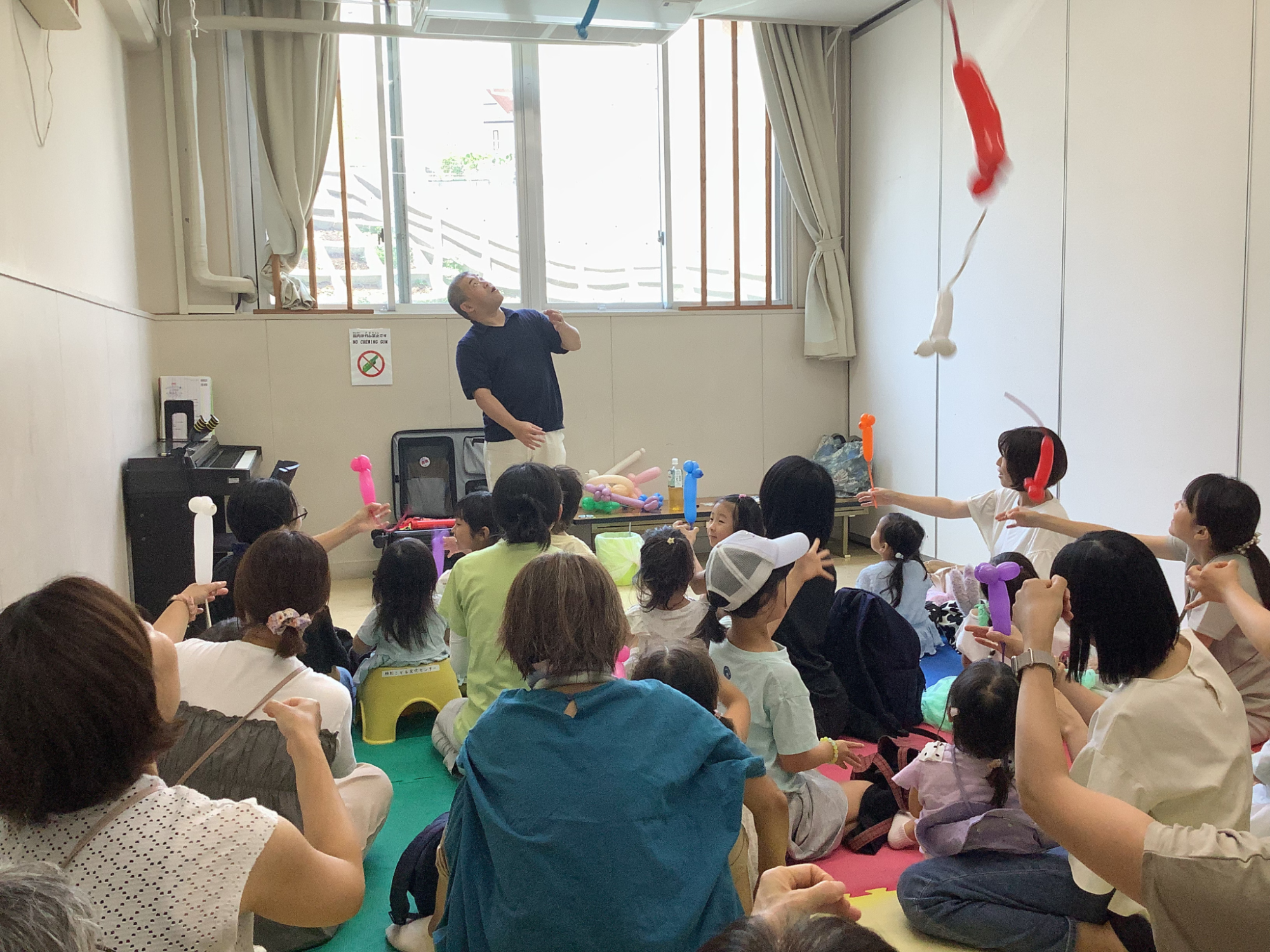 乳幼児親子対象バルーンアートの写真