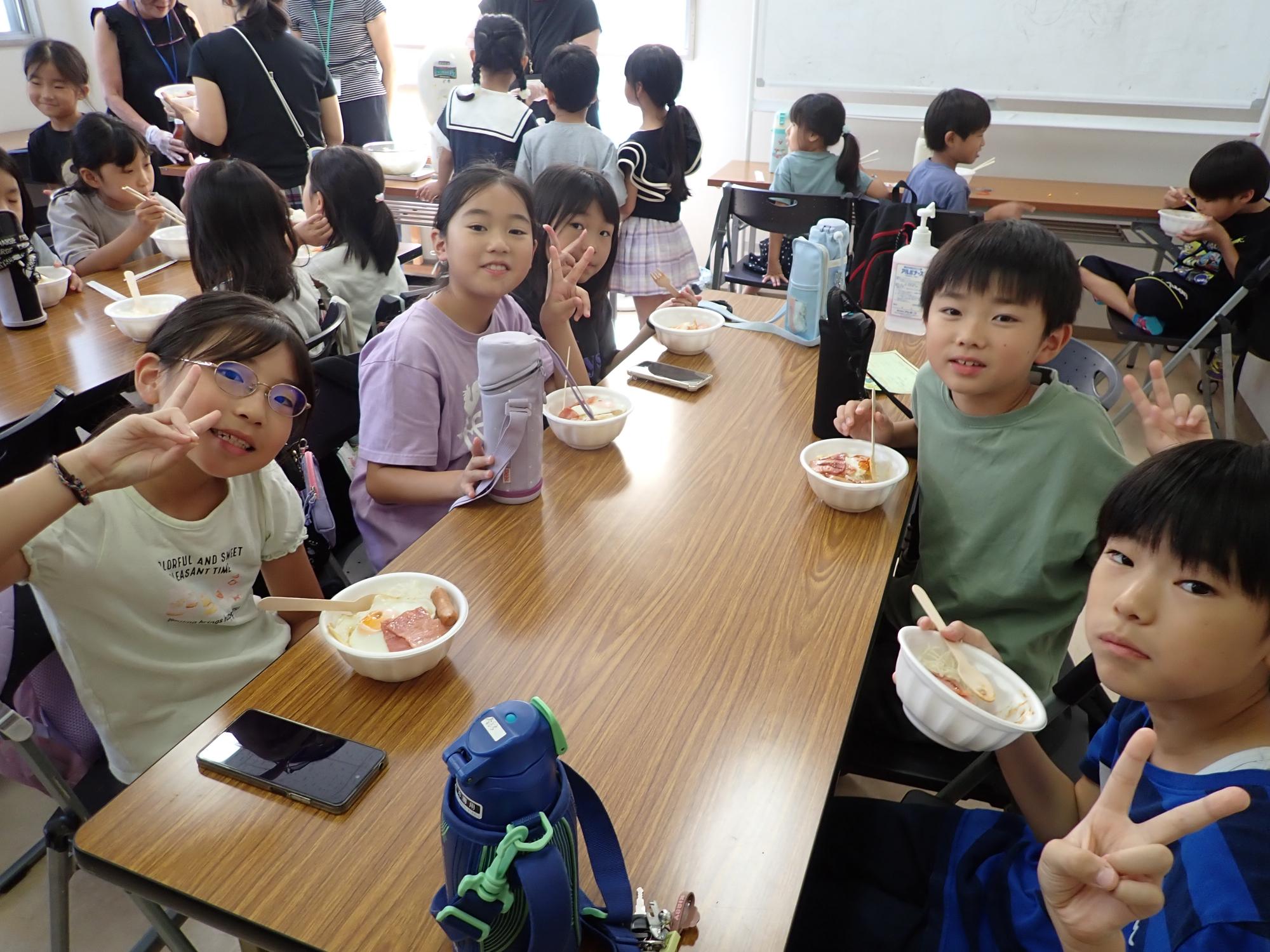 8月19日実施ベーコンエッグ丼