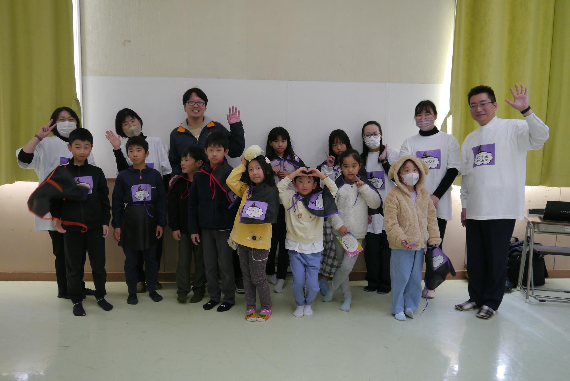 ワークショップが終わってみんなで集合写真を撮りました