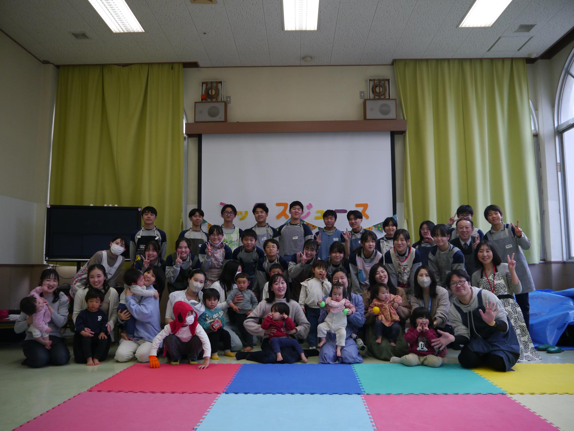 参加者全員での集合写真