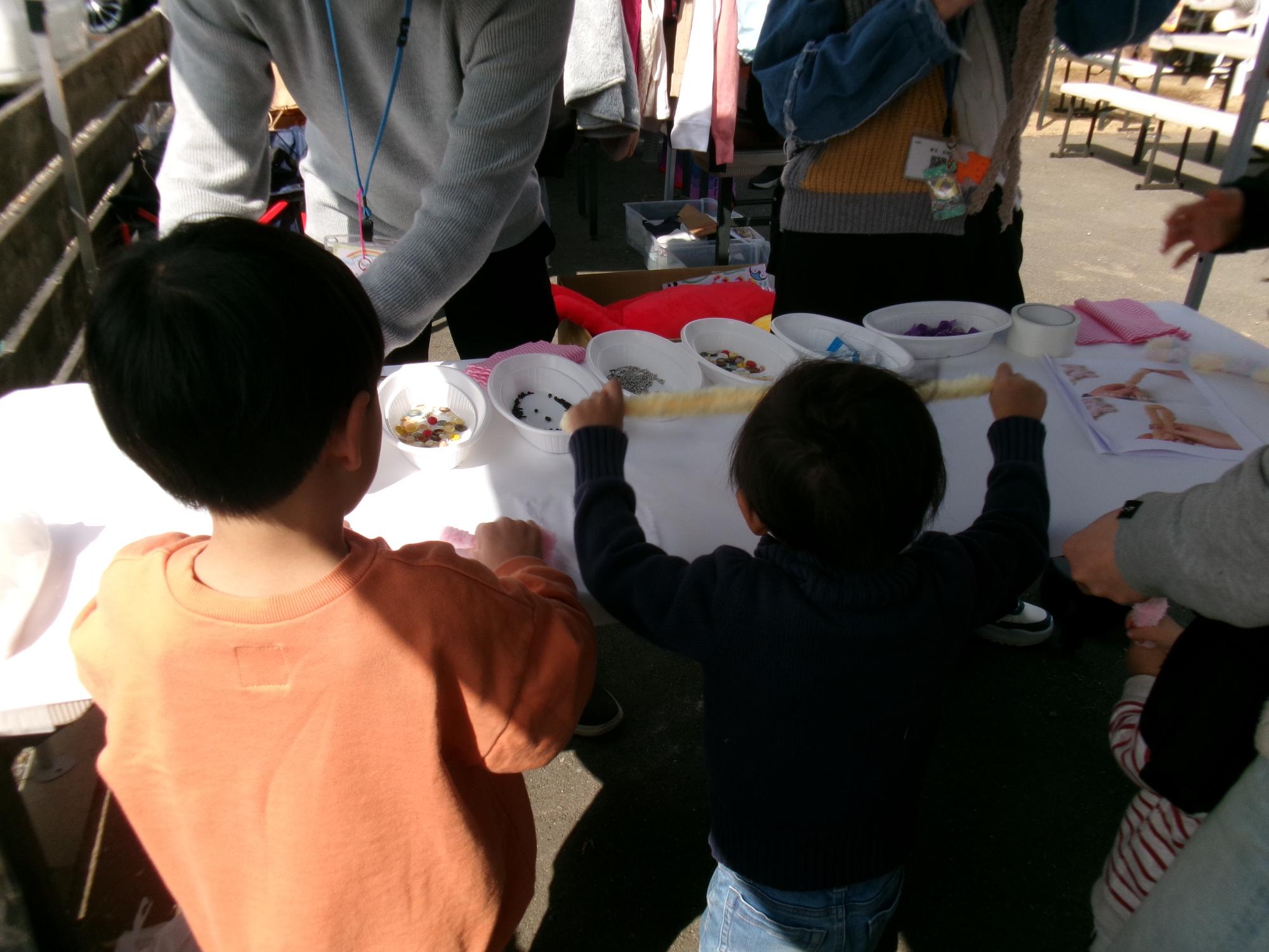 モールドールを作っている姿