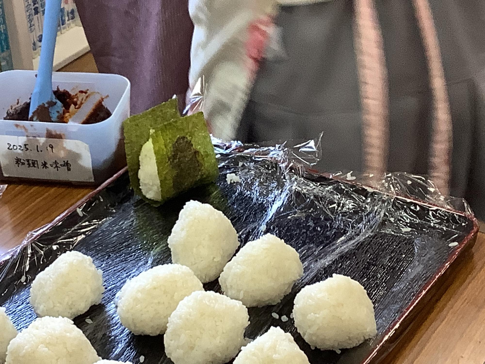 試食のおにぎりの写真