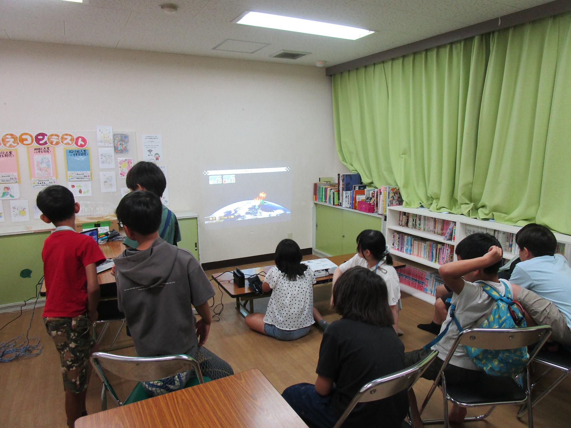 ゲーム待ちをしている写真