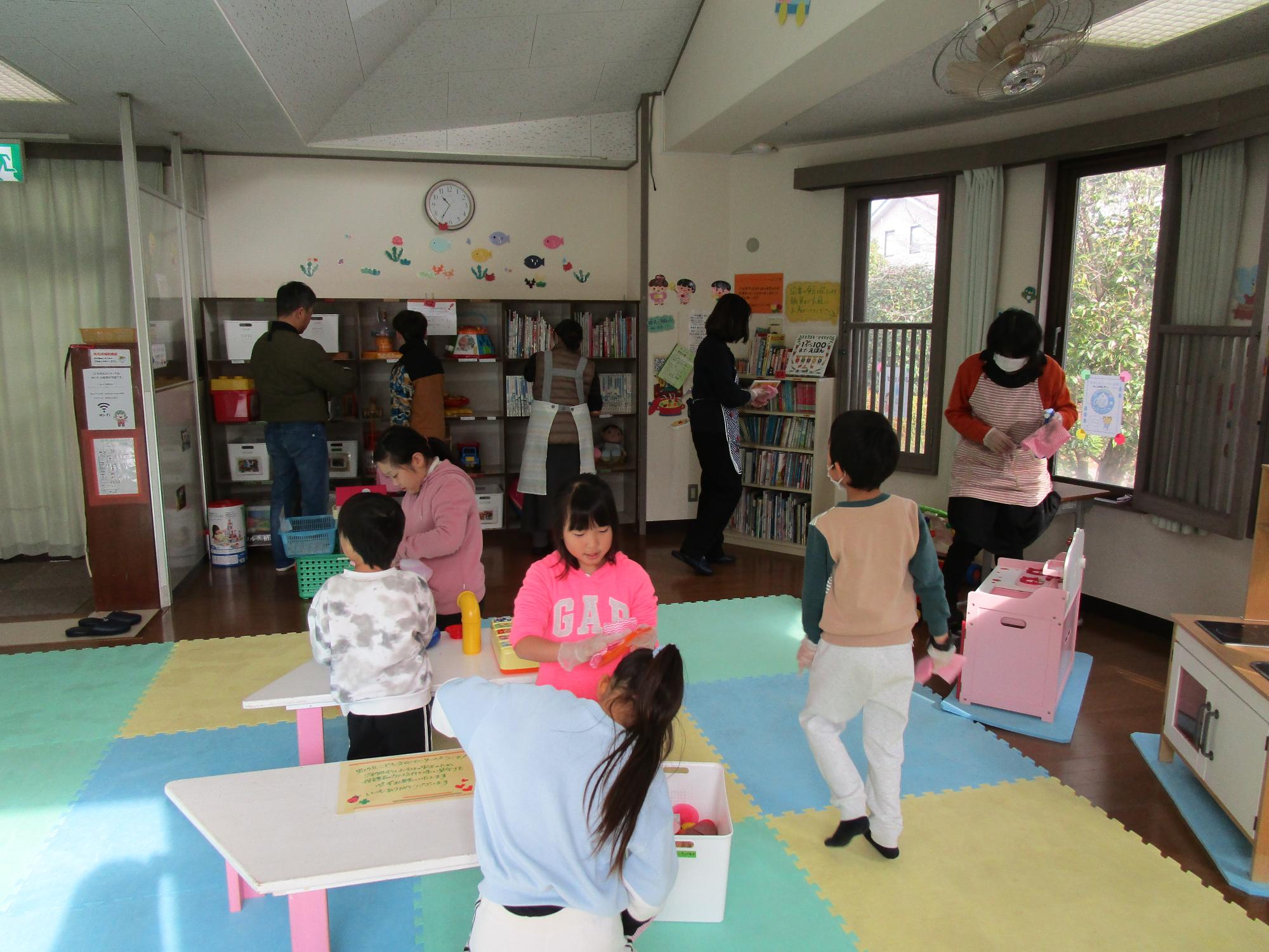 掃除をしている様子の写真