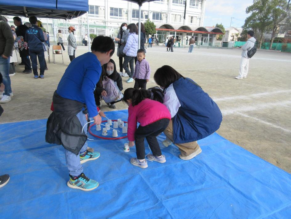みんなで協力している様子