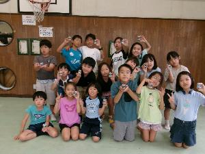 自分で作ったキャンドルを作っての集合写真