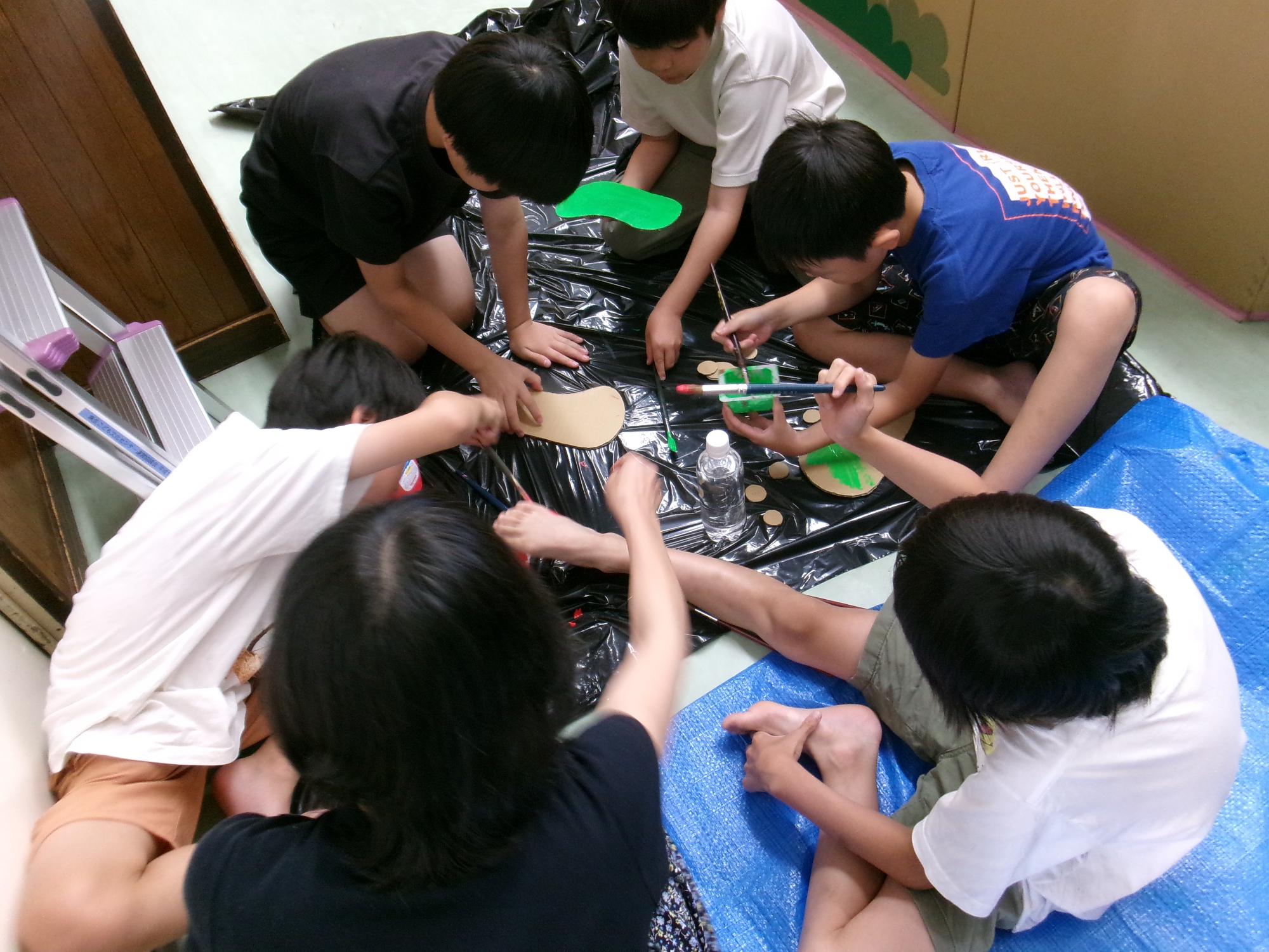 お化け屋敷の準備をしている写真