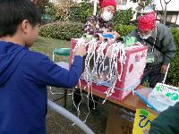 ひきくじをしている写真