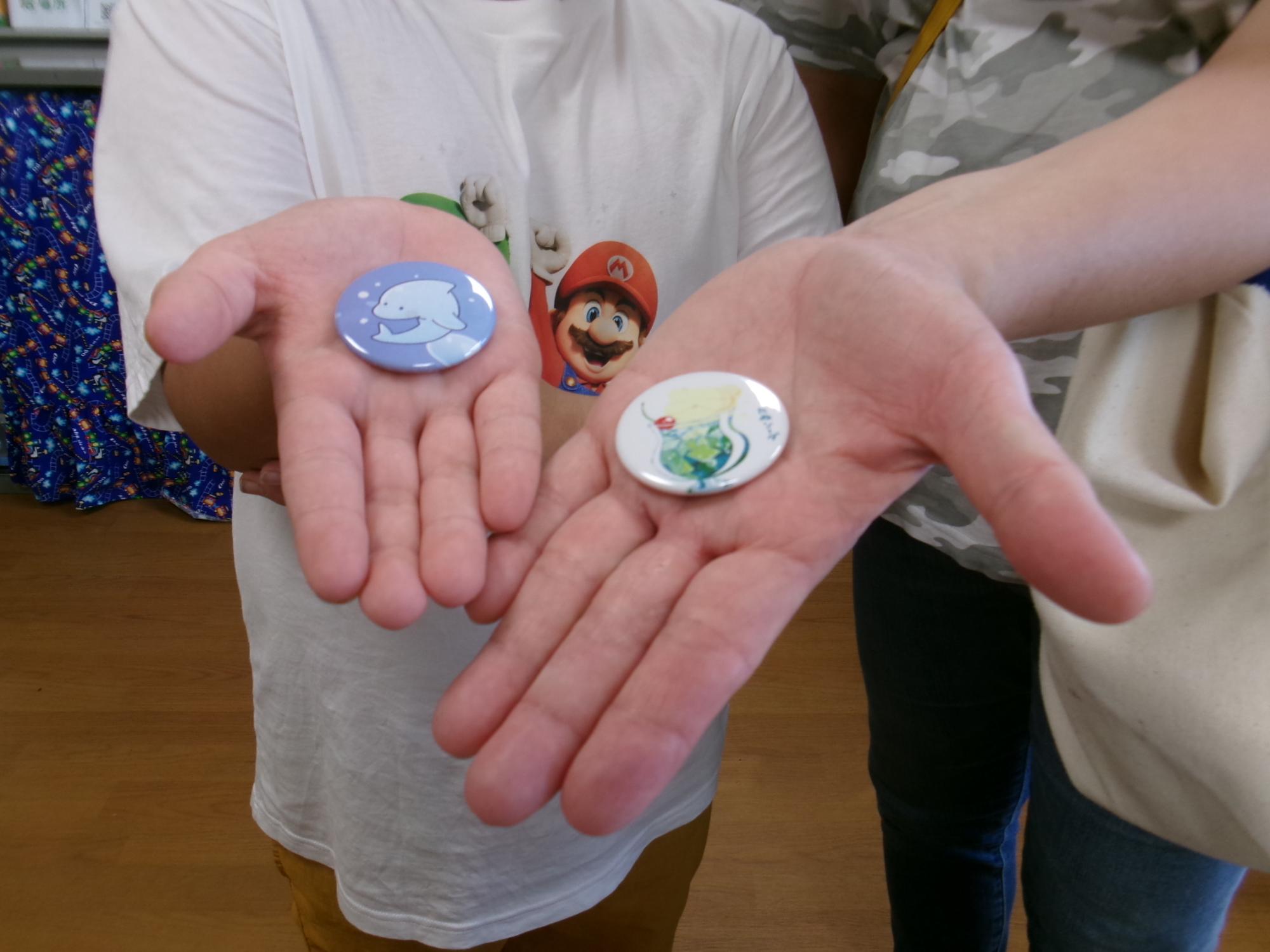 参加者が作った缶バッチの作品の写真