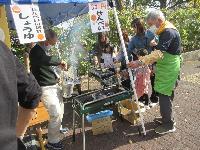 手焼きせんべいブースの写真