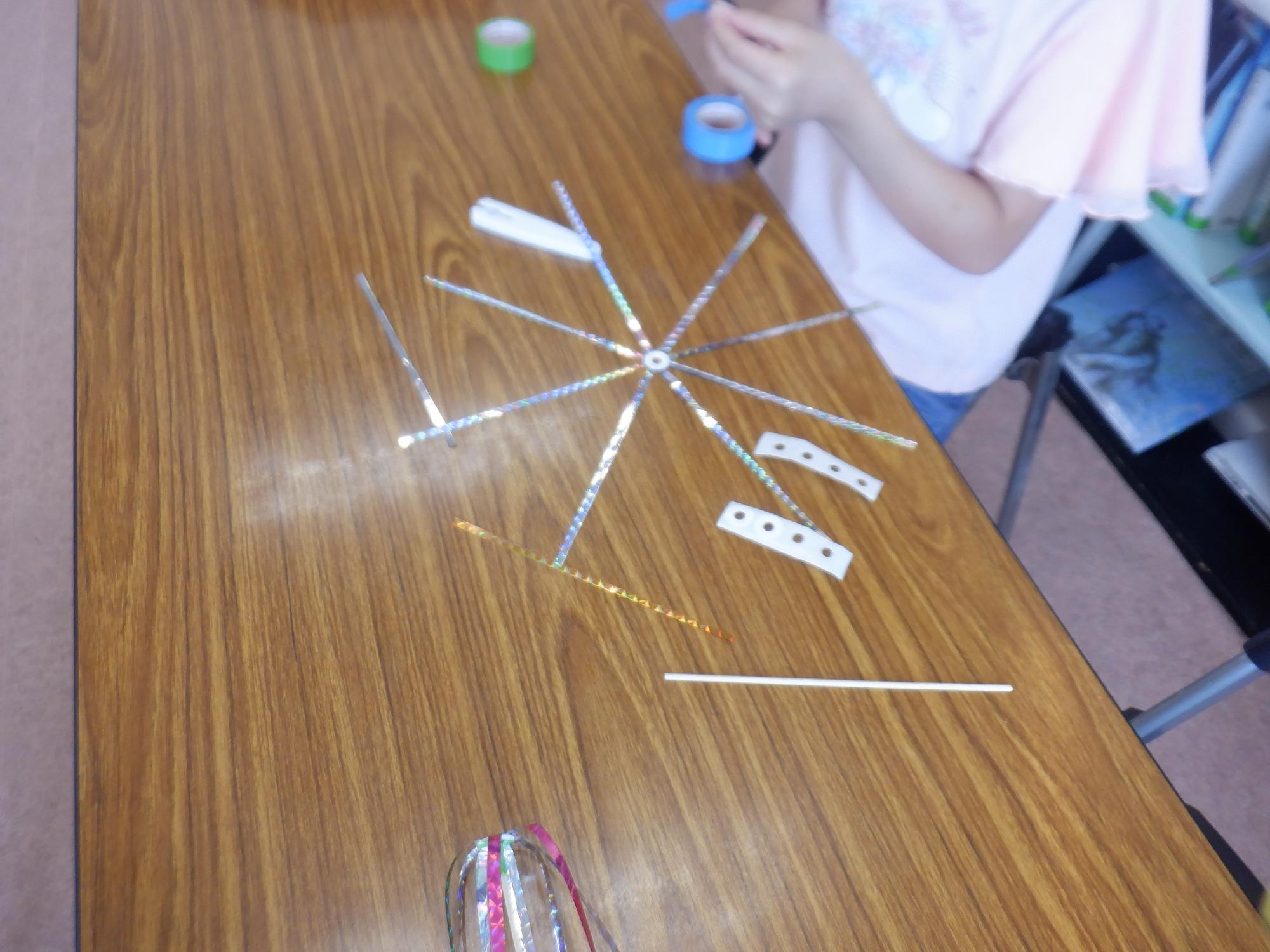 くるくるシャボン玉を作っている様子