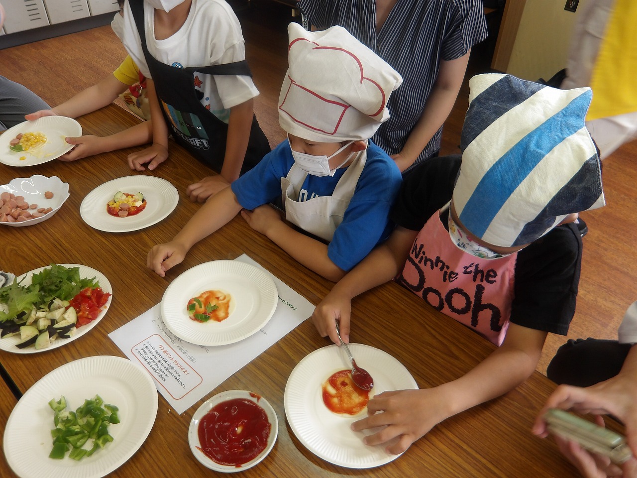ピザを作っている写真