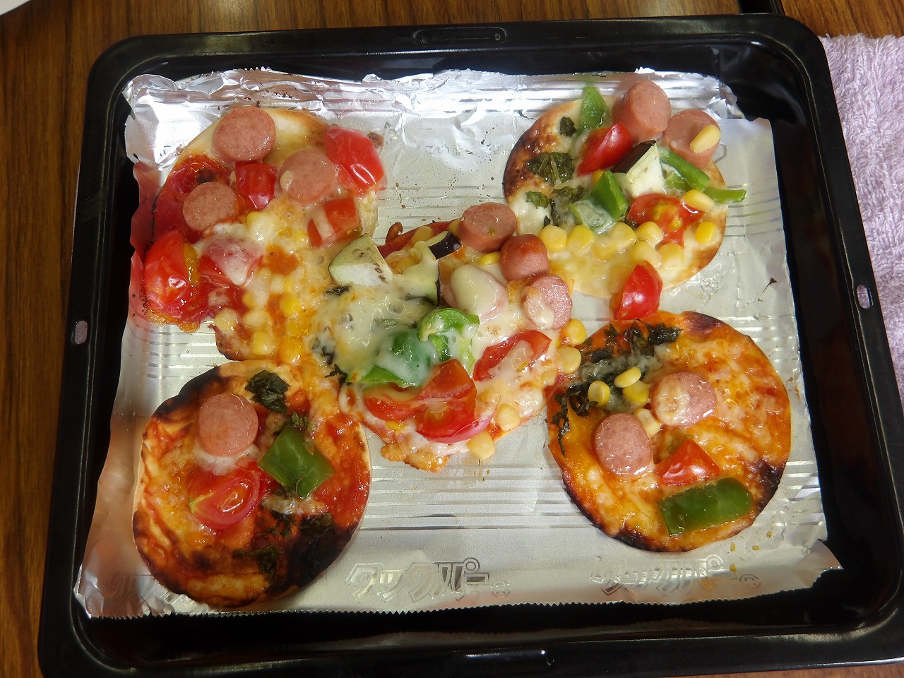 焼き上がったピザの写真