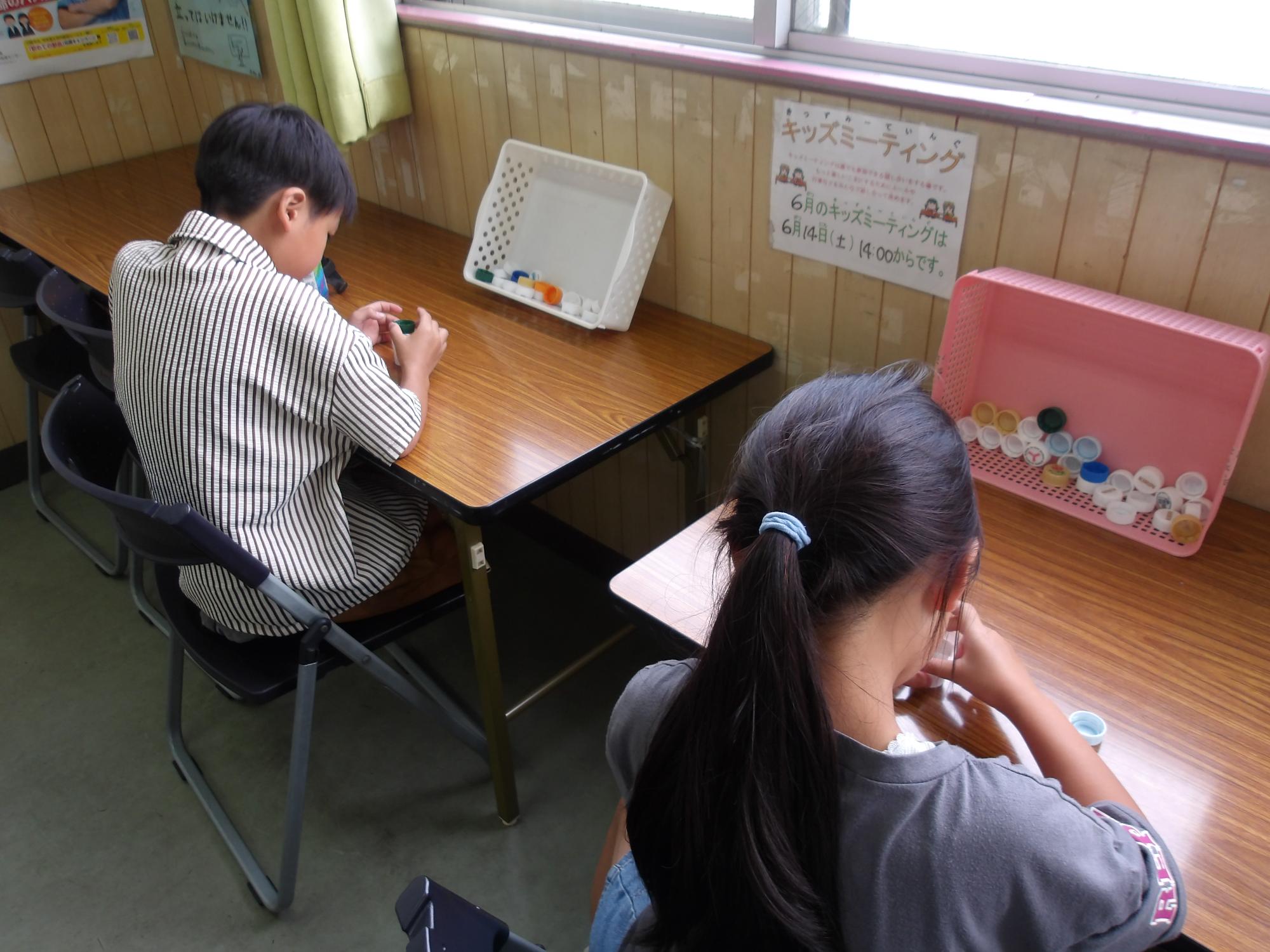 つもっタワーをしている様子