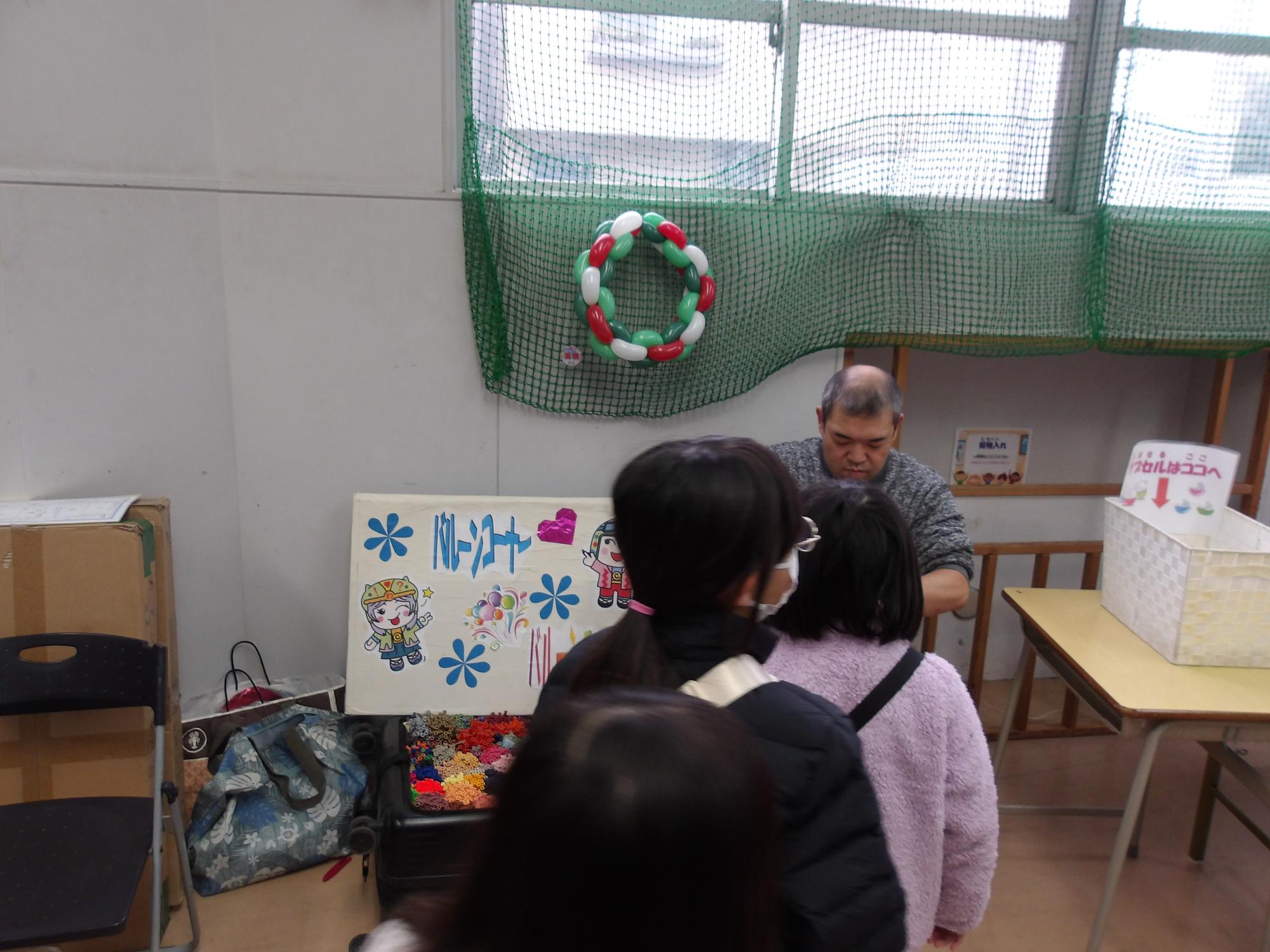 バルーンアートの様子