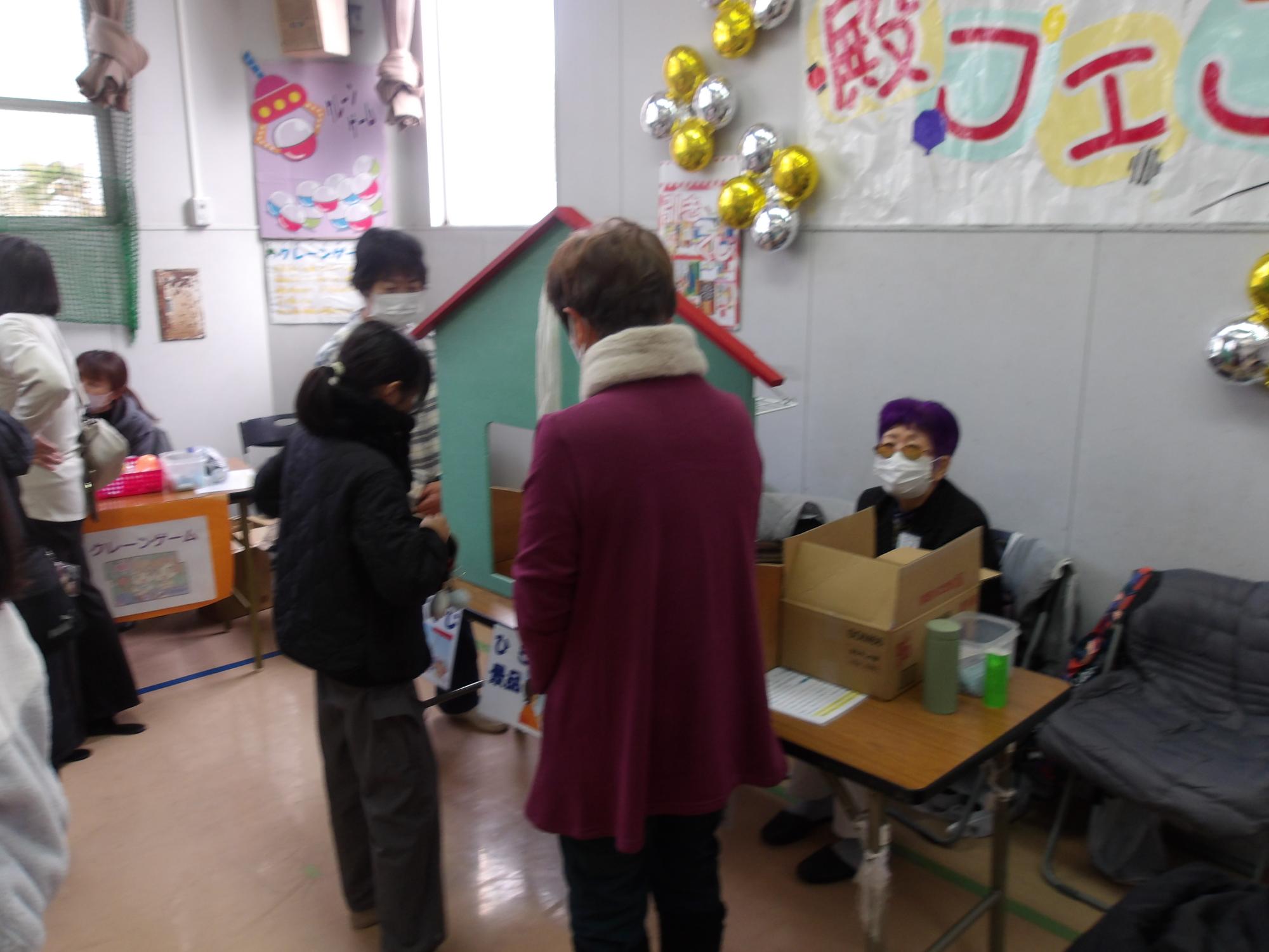 ひっぱりくじの様子