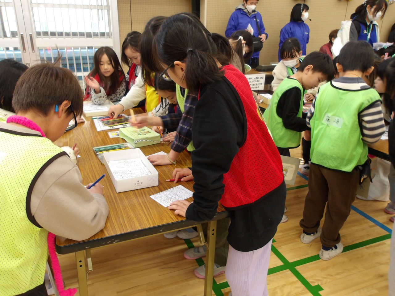 キャップアート制作の様子