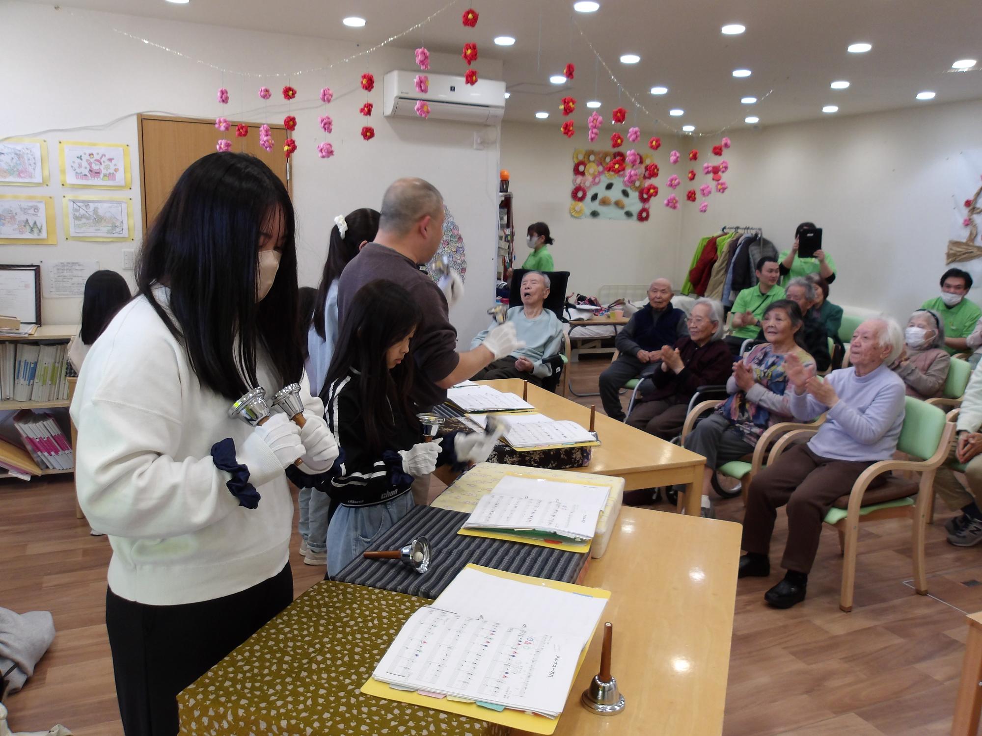 ベルの発表の様子