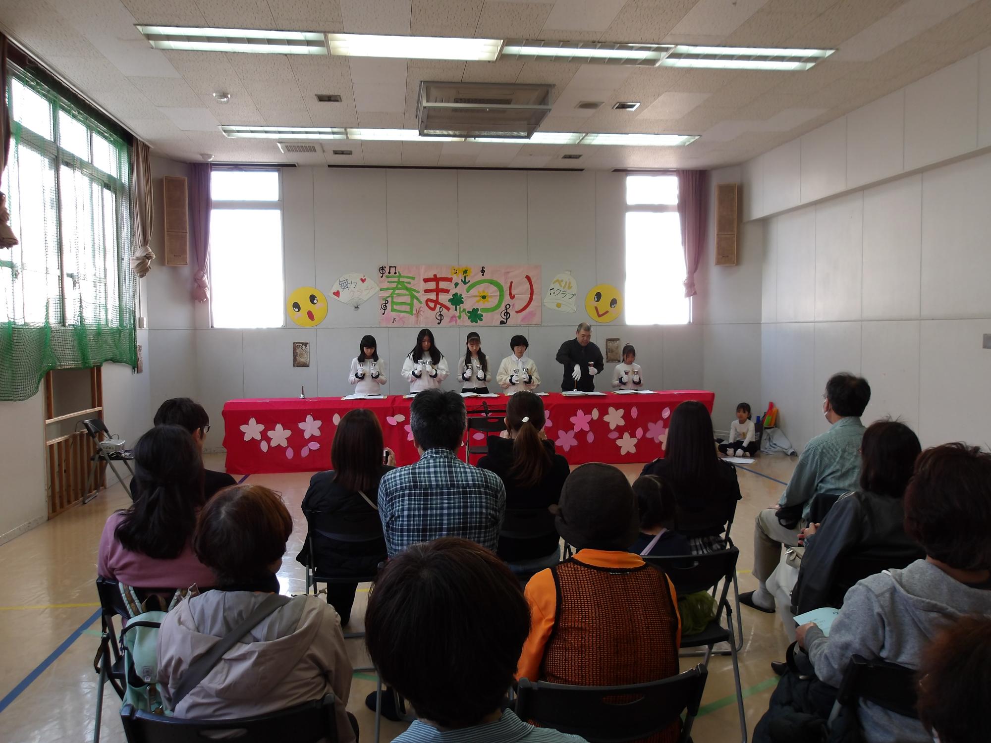 ベルクラブ演奏の様子