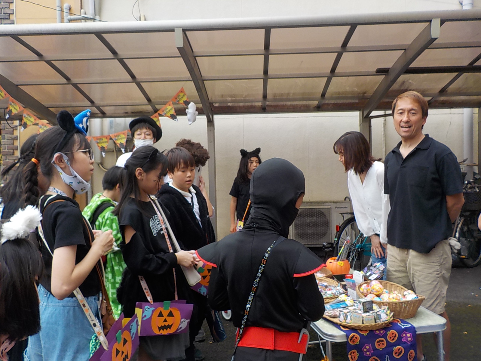 ハロウィンパレードの様子の写真