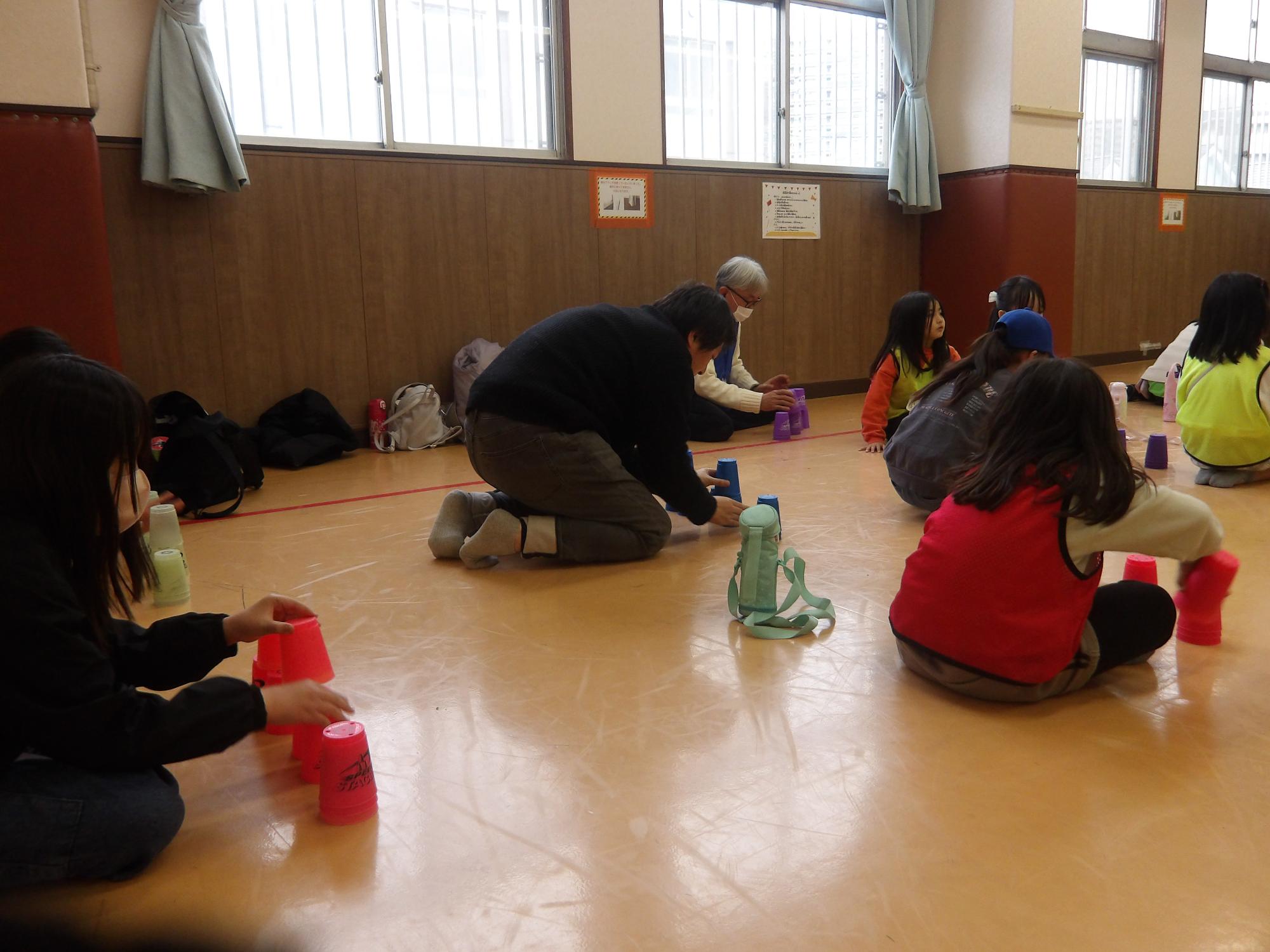 スタッキングをしている様子の写真