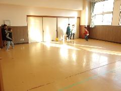 集会室で遊ぶよ。