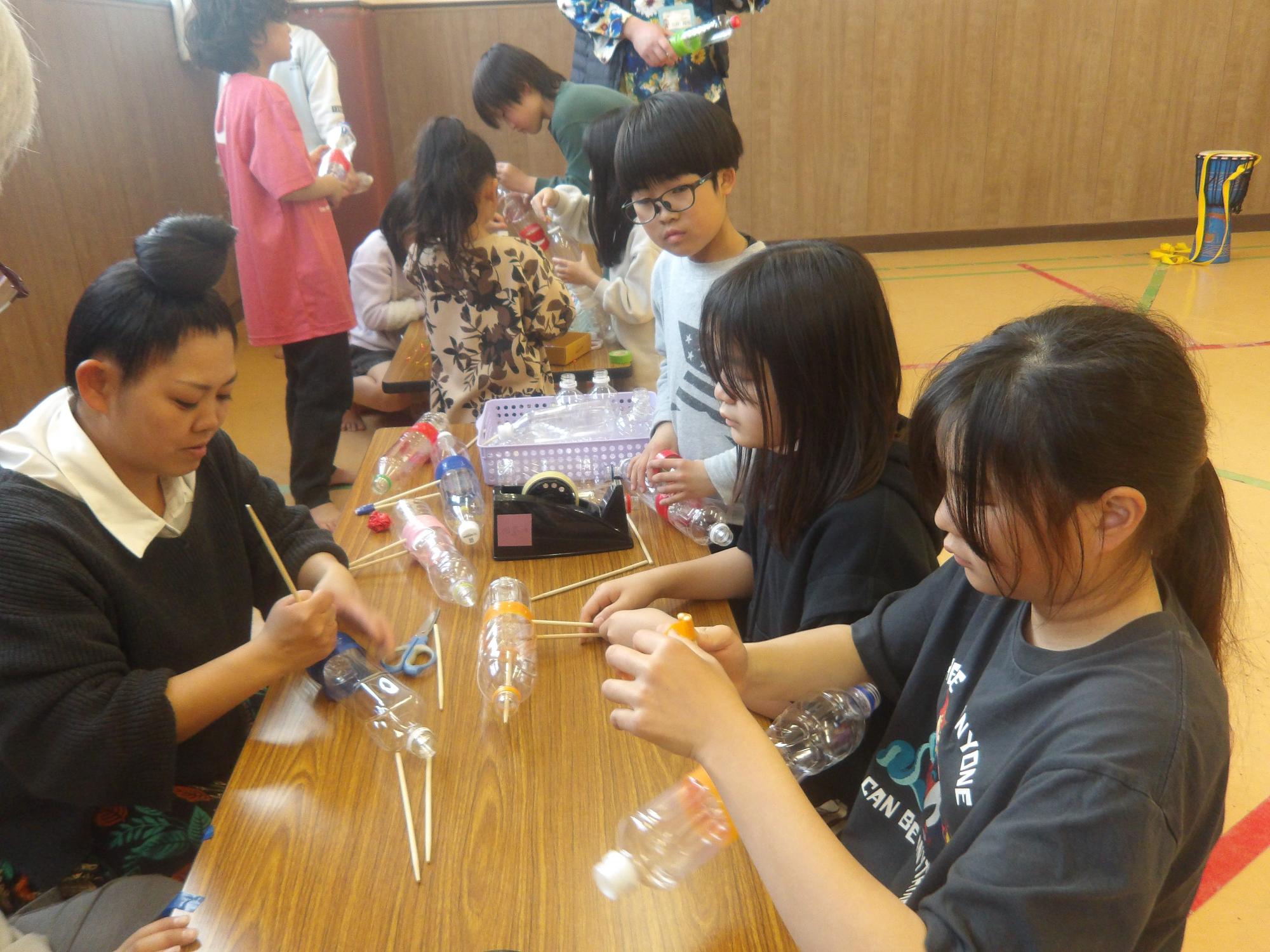 ウットブロックを作っている様子の写真