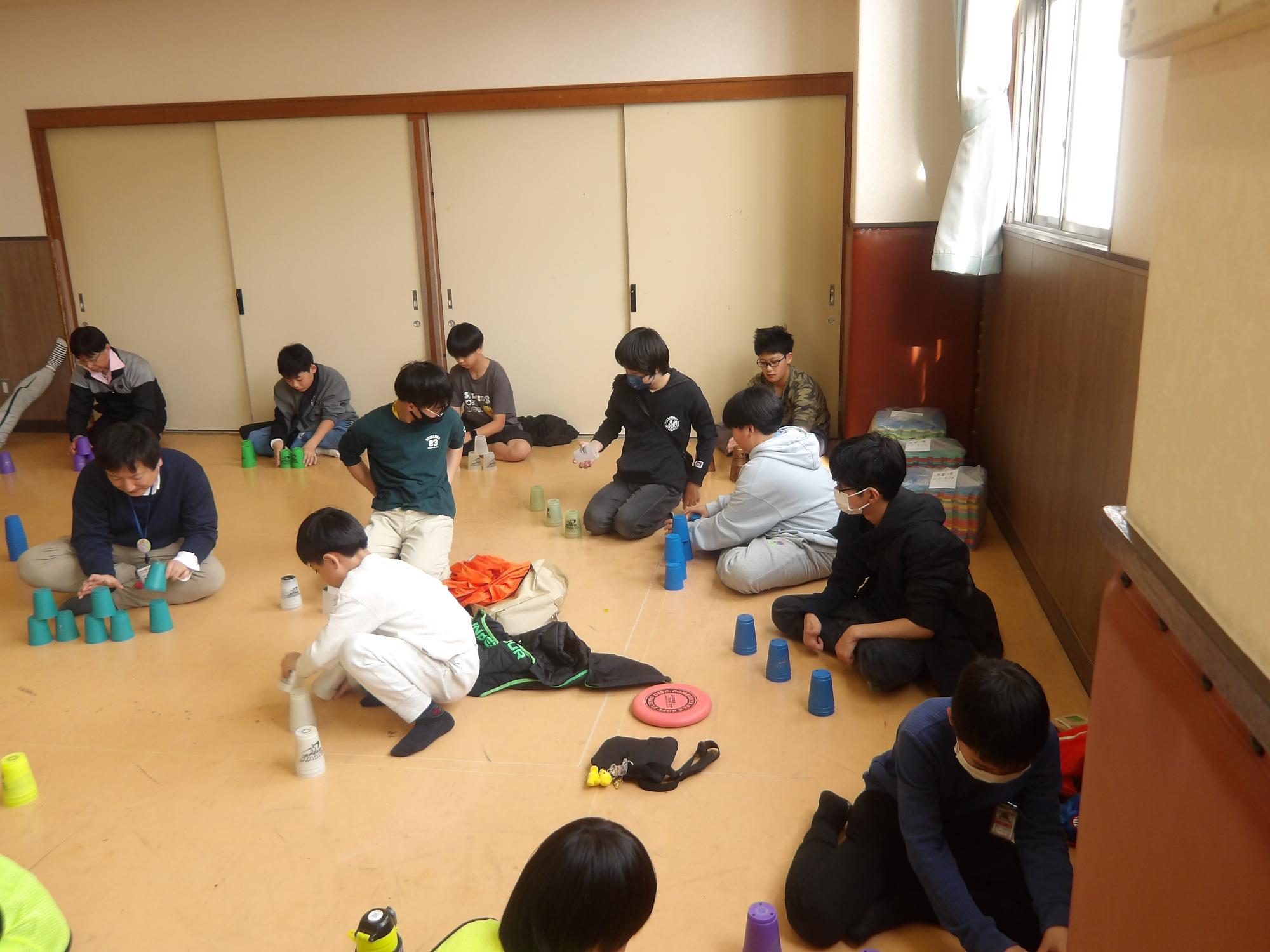 スポーツスタッキングをしている写真