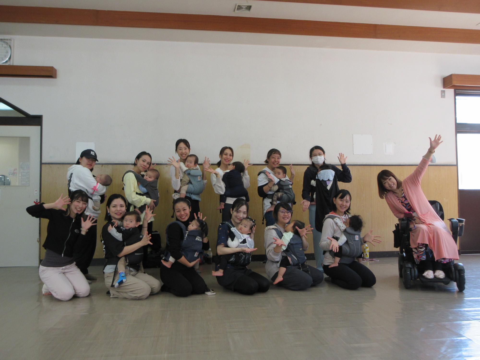 参加親子と講師の記念撮影の様子