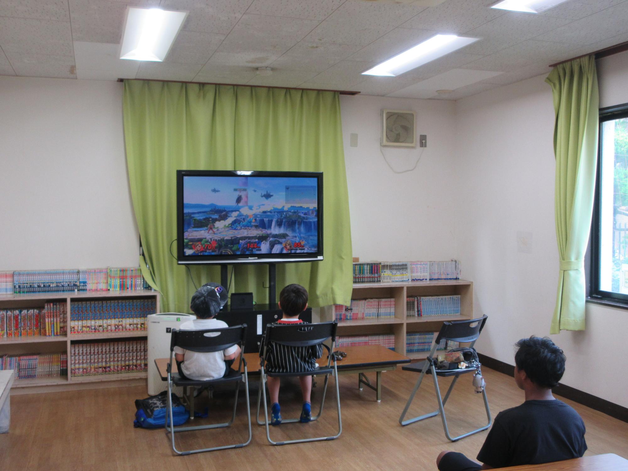 児童たちがSwitchをしている様子