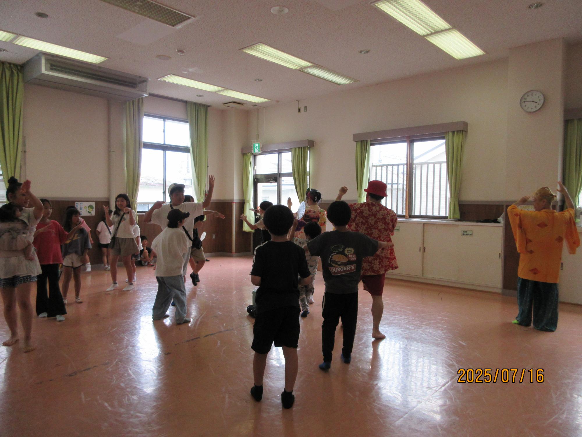 2025年7月_盆踊りの様子