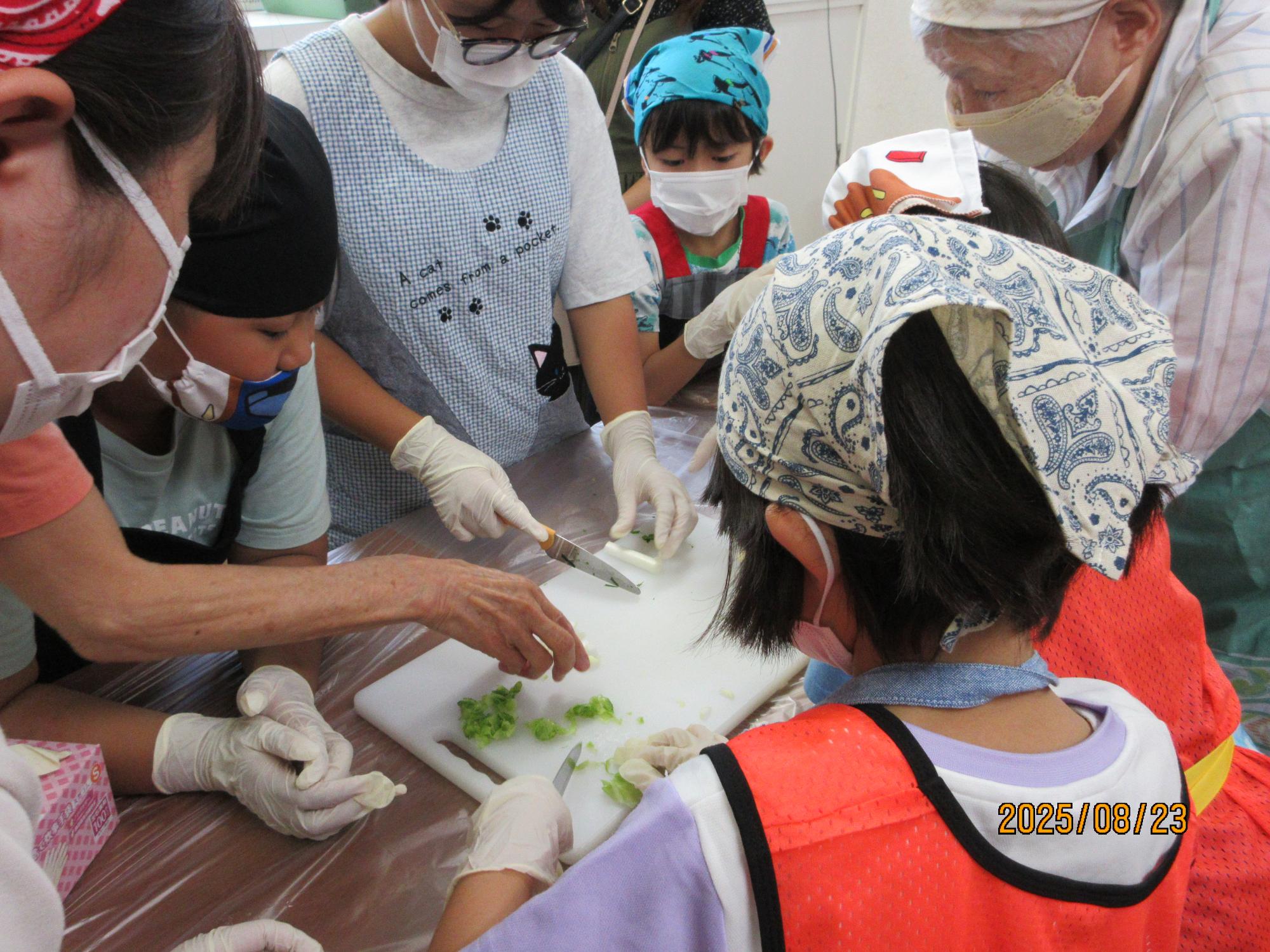 2025年8月_クッキングの様子2