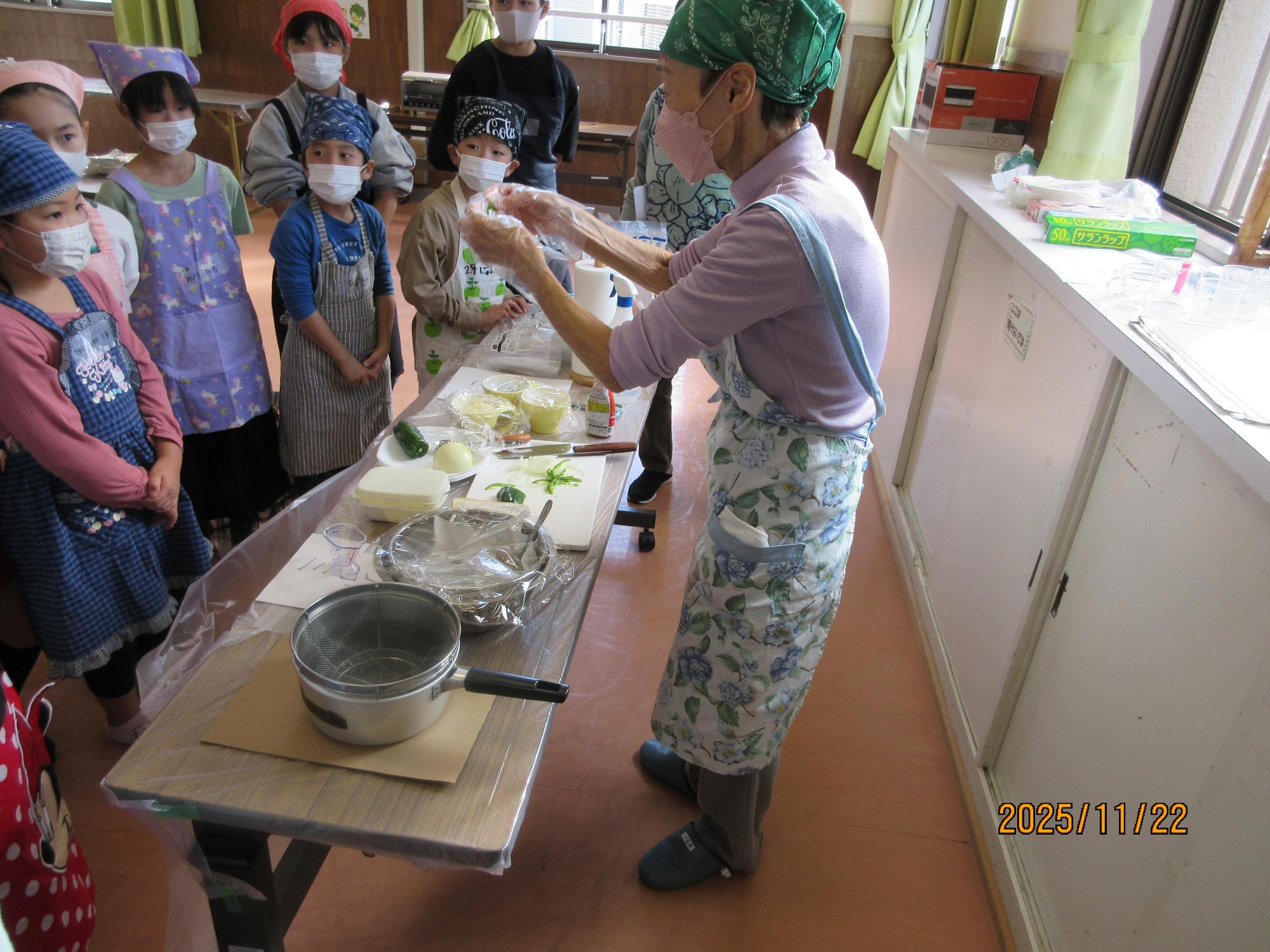 2025年11月_クッキングの様子1