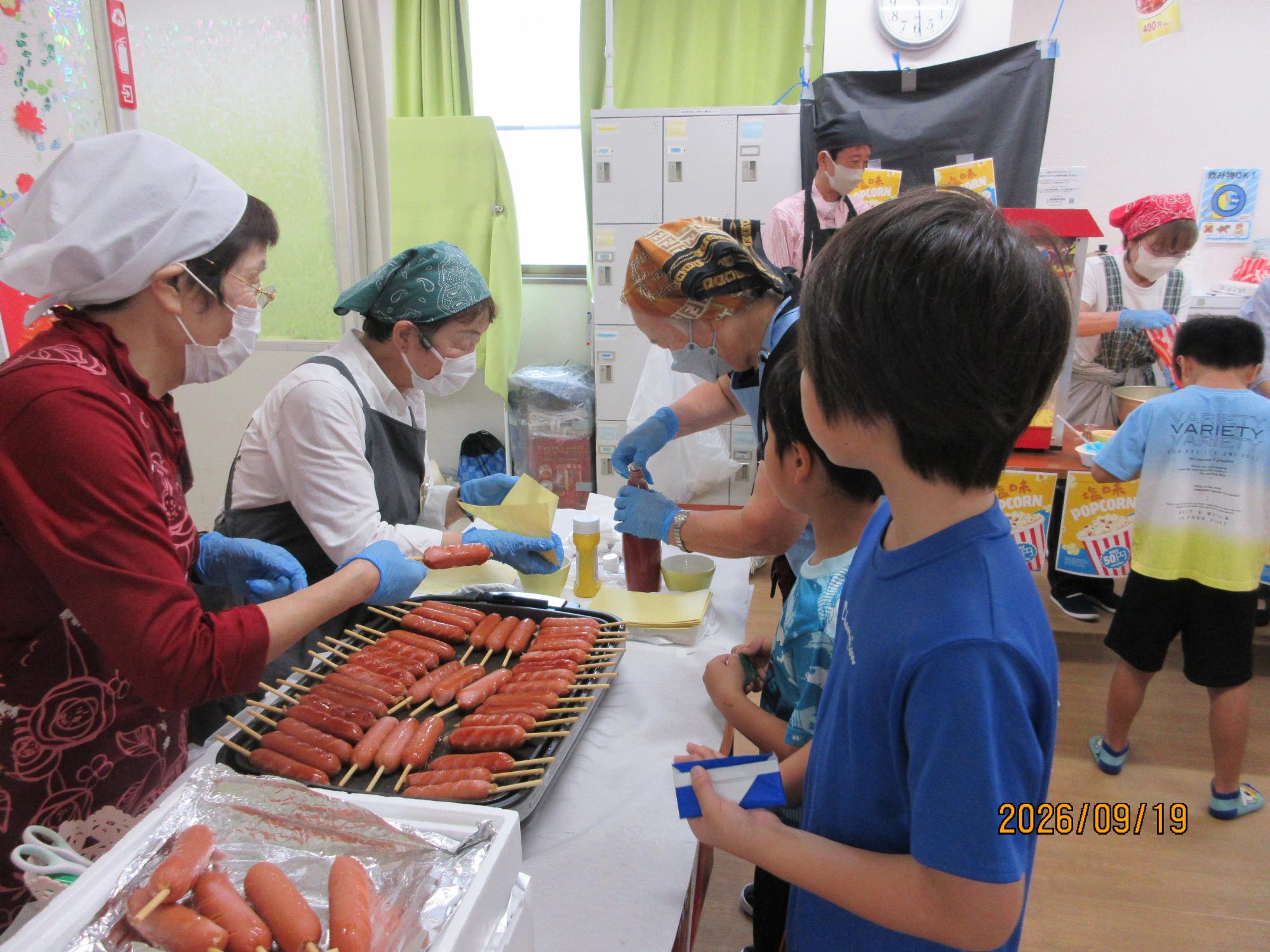 2026年wakka祭でのフランクフルトの販売の様子