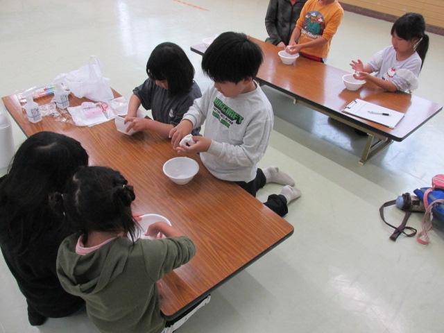 スライムづくりの写真1