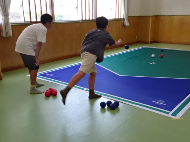 ボッチャをしている様子