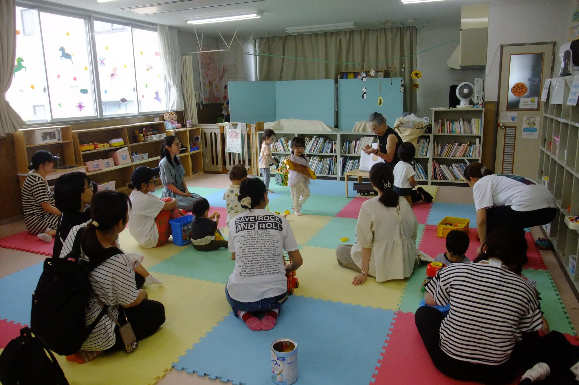 読み聞かせの様子