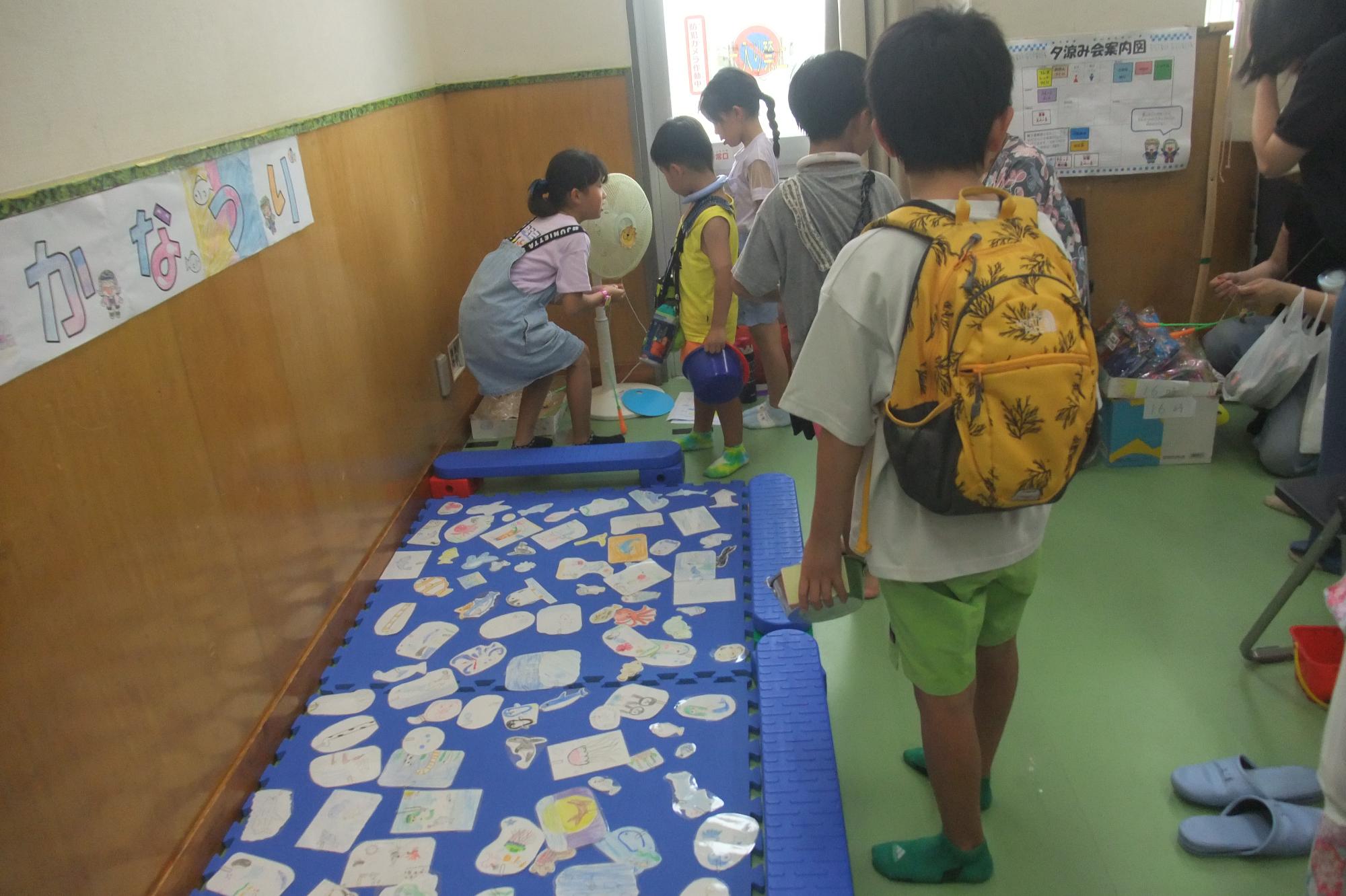 魚釣りの様子