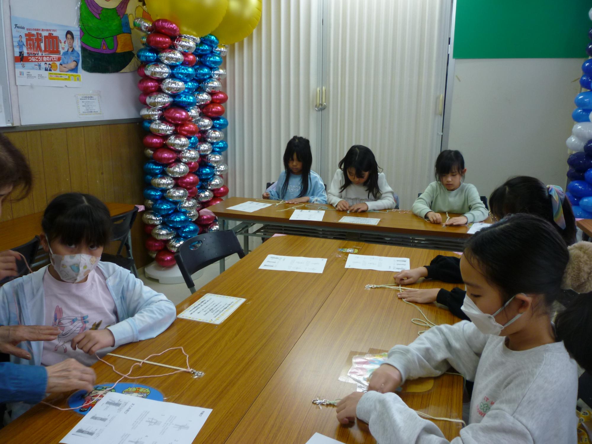 マクラメ作成中