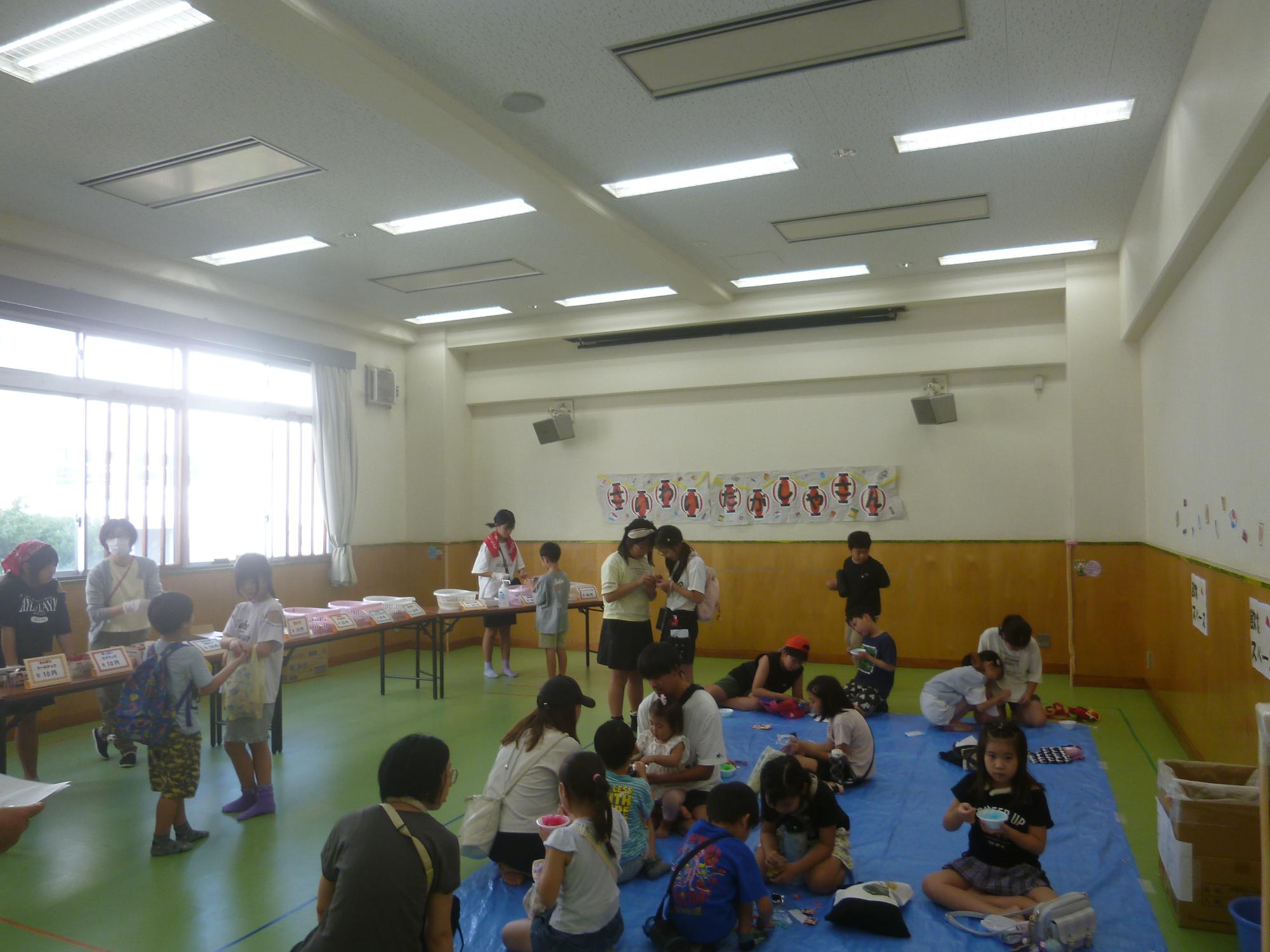 駄菓子屋さん全体