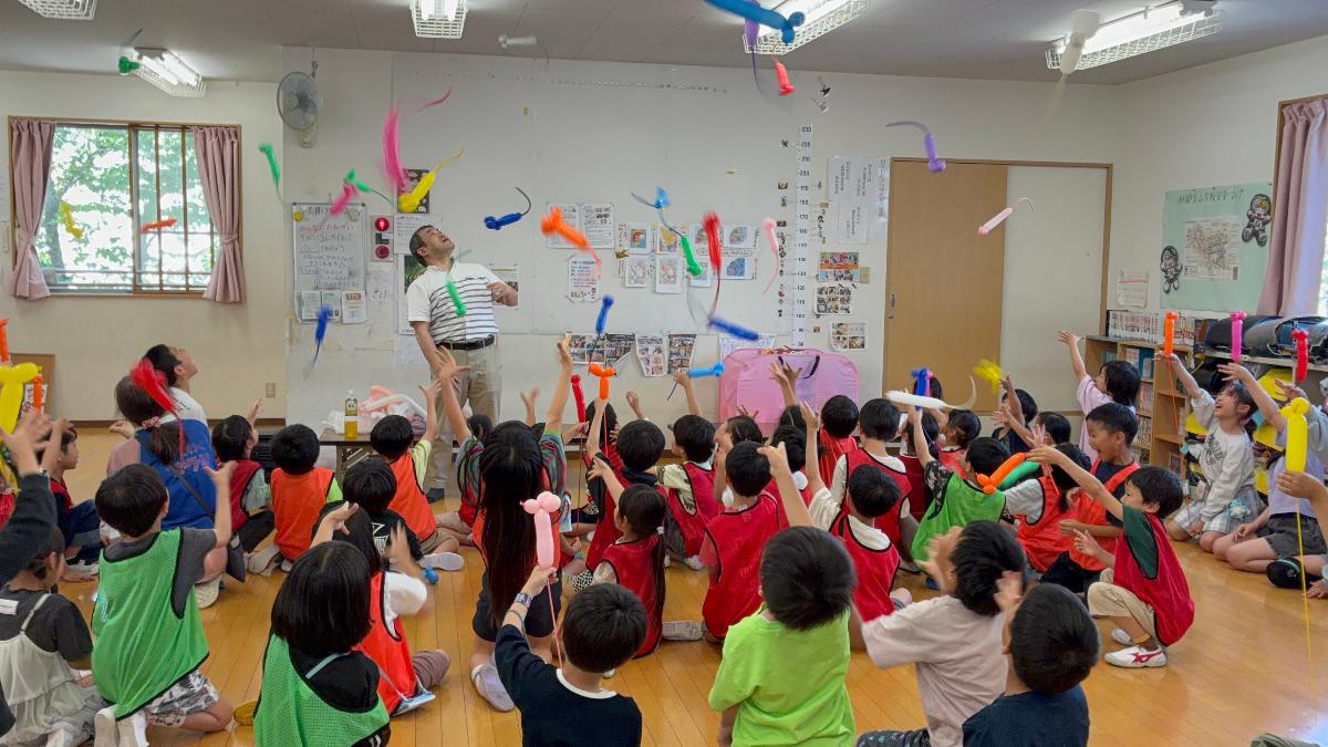 西御幸小学校わくわくプラザ バルーンであそぼう