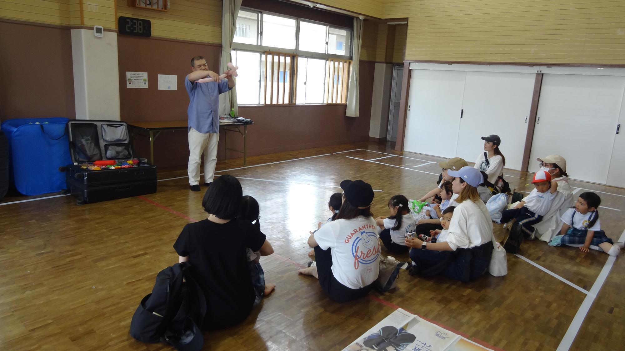 バルーンアートの様子