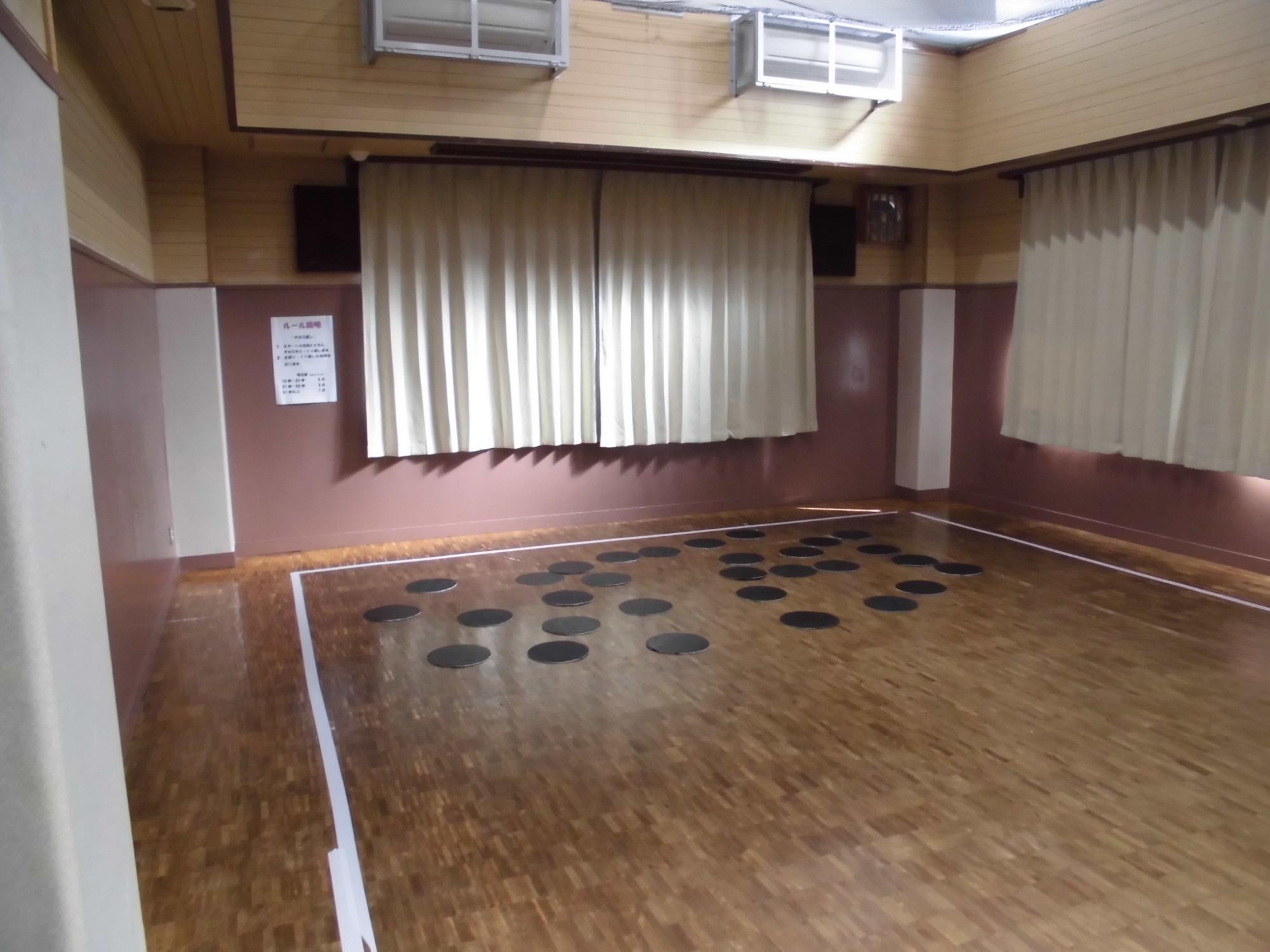 A賞とB賞とC賞が並んでいる様子