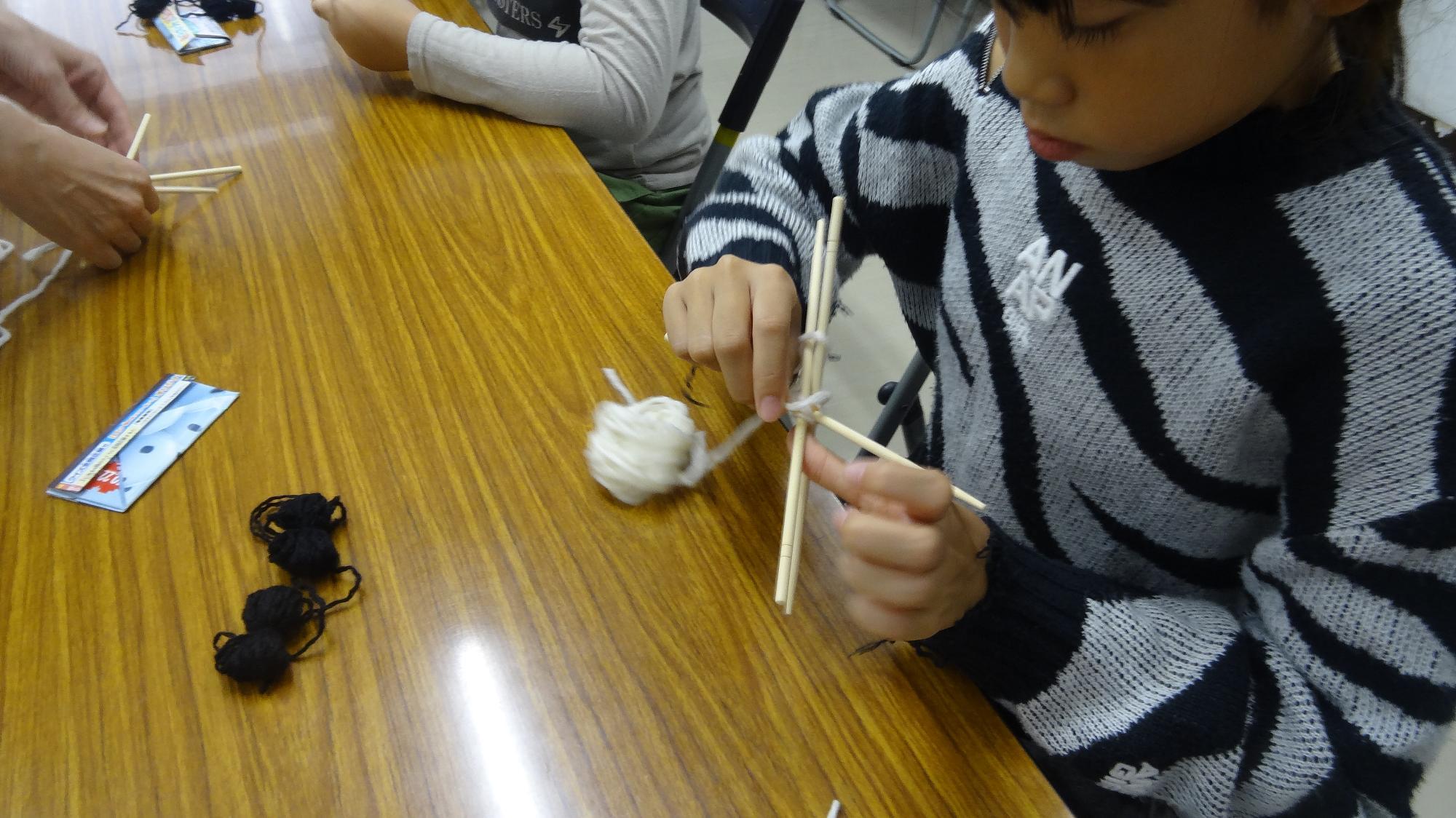 ハロウィン工作の様子