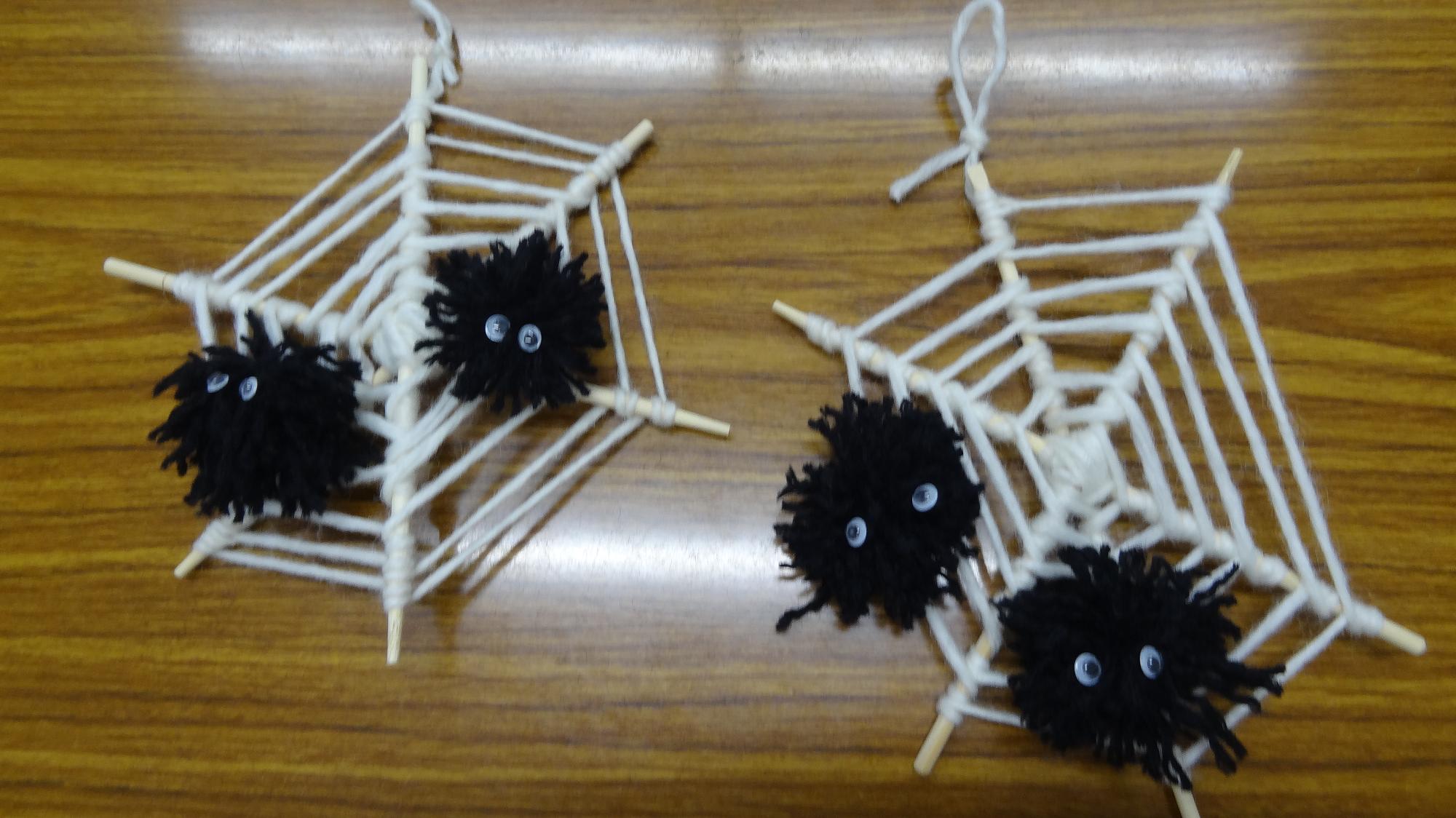 ハロウィン工作の様子