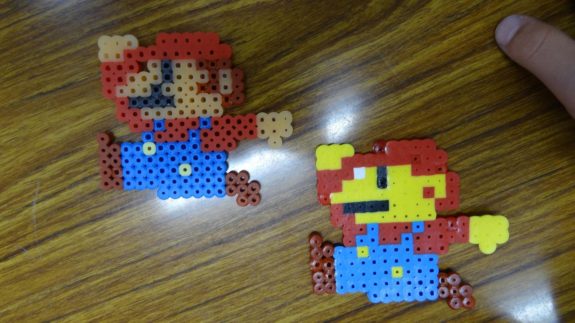 マリオのアイロンビーズ二つ