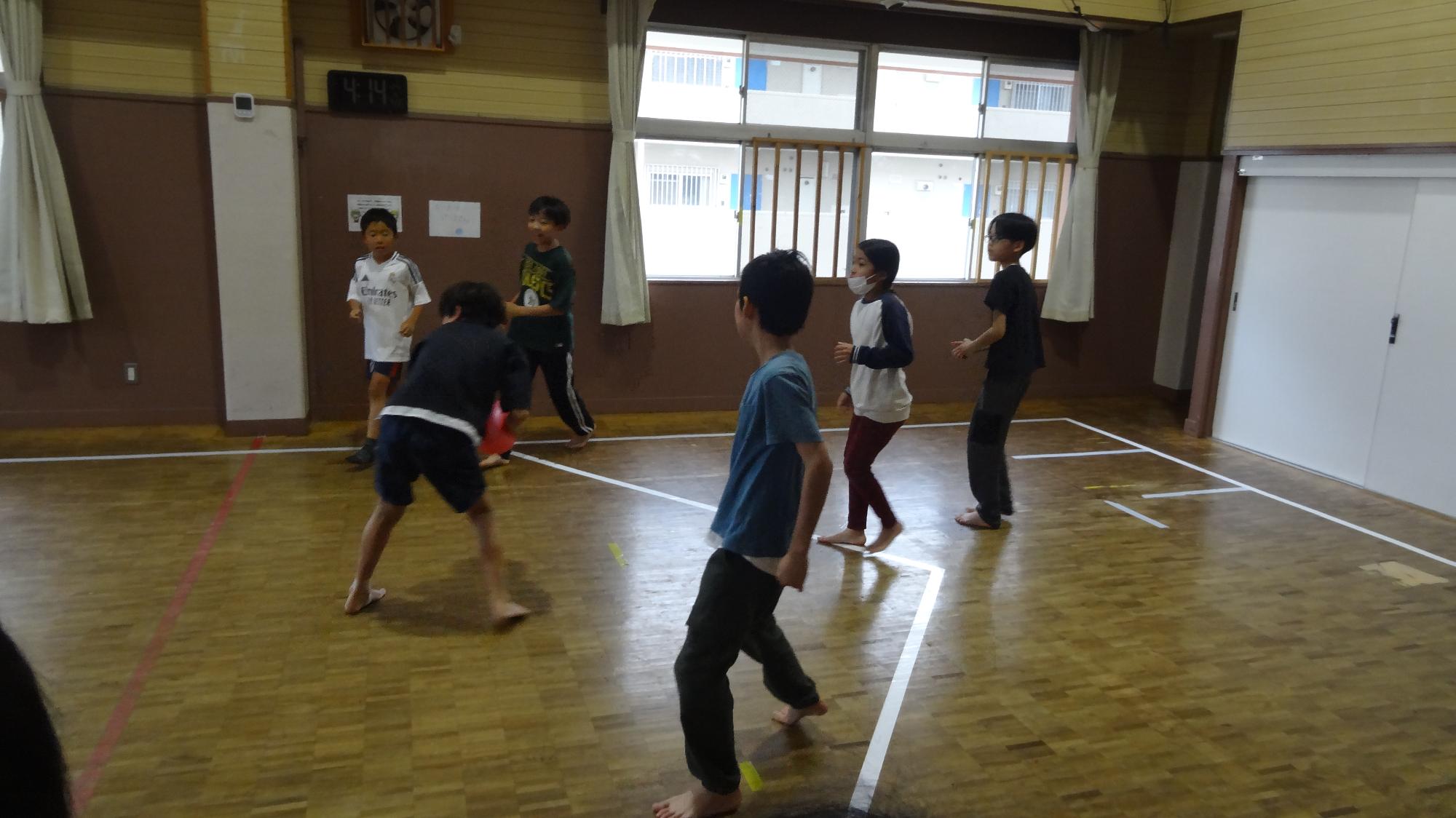 取ったらすぐ投げる！を実践している様子