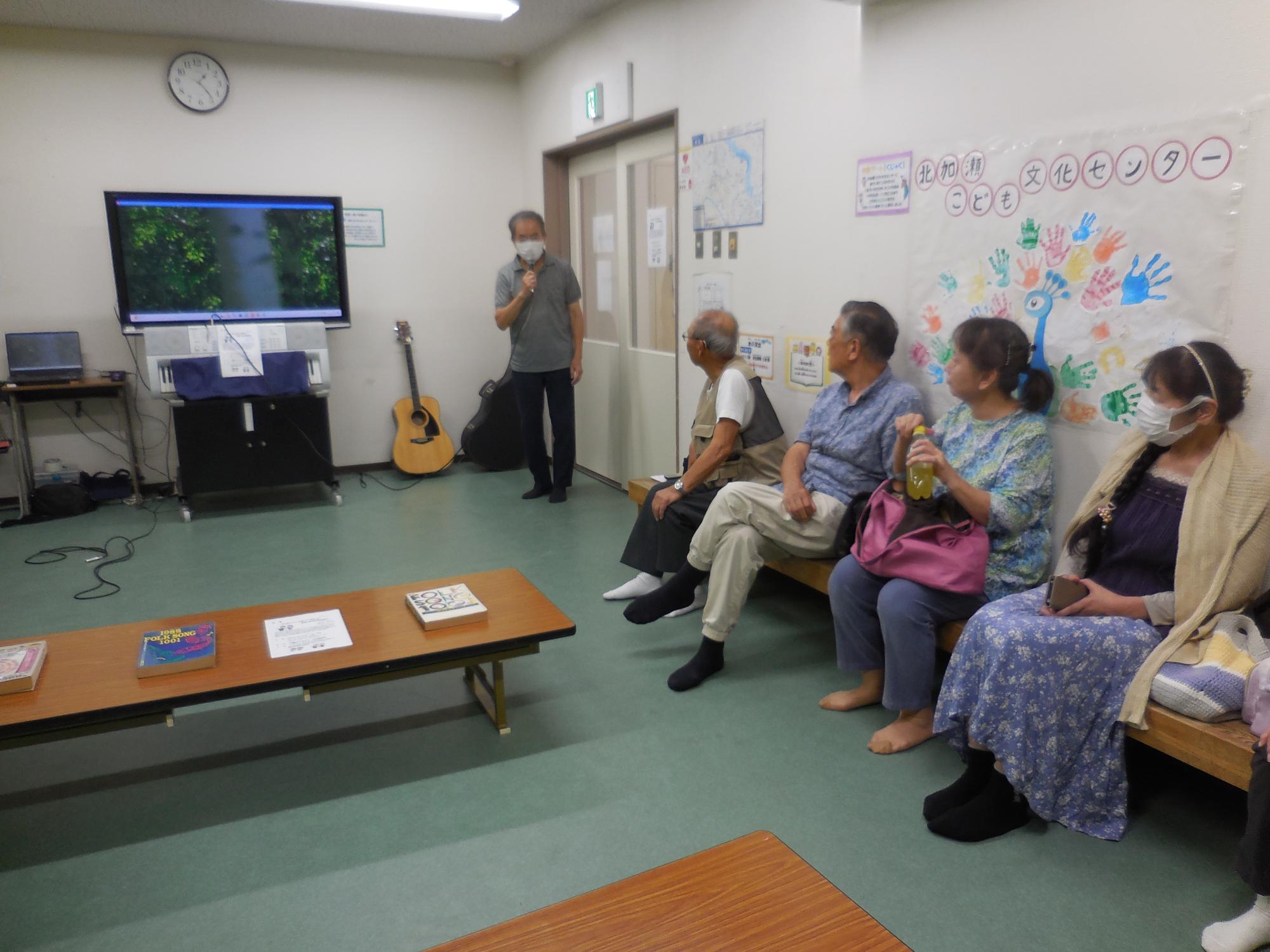 カラオケ大会、前半の様子。
