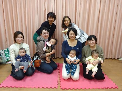 講師と参加した幼児親子の集合写真