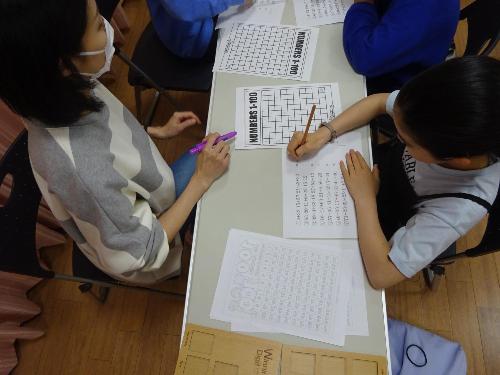新しい計算のやり方で計算式をを解いている様子の写真
